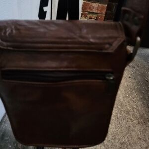 MEN LEATHER CROSSBODY BY OVOMEX